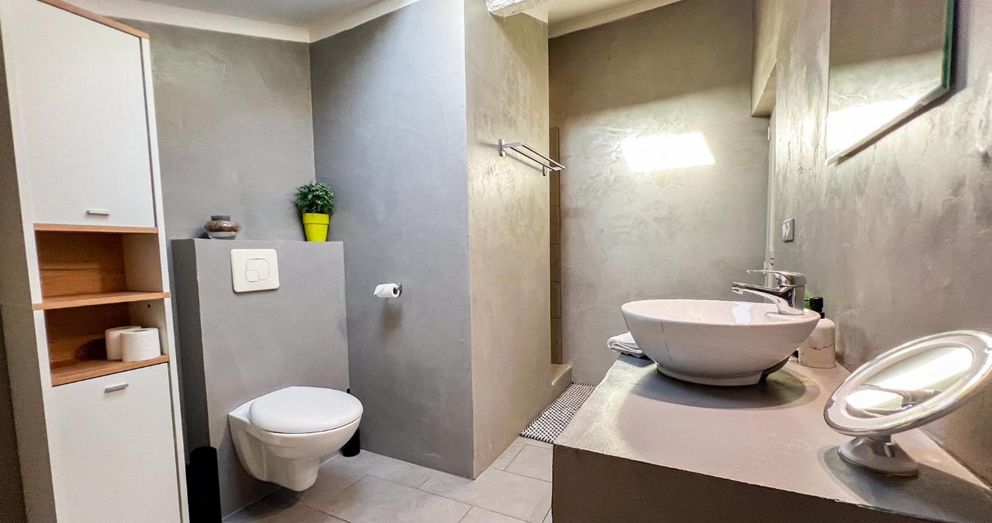 Appartamento Ac - Private Exterior - Au Pied Du Palais Des Papes! Avignone Esterno foto